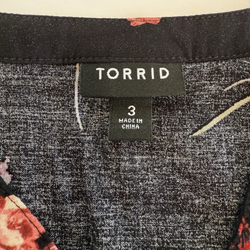 Torrid Black Floral Challis Ruffle Trim Pullover Top Size 3X - Picture 12 of 12